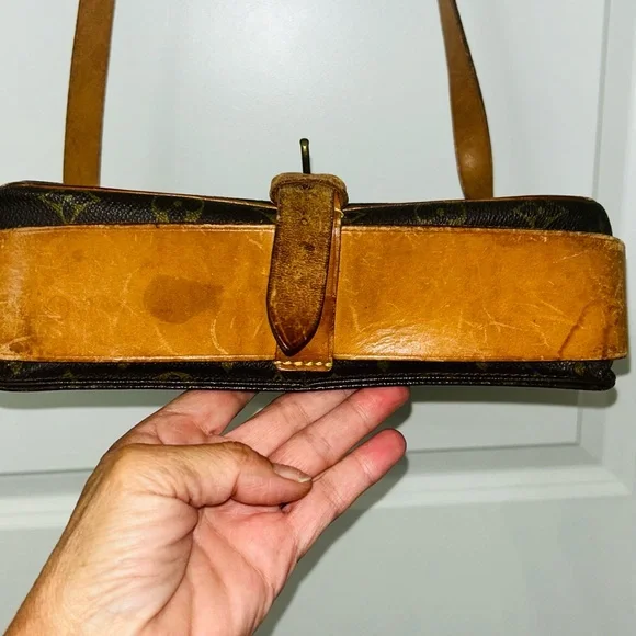 Vintage Louis Vuitton Monogram Crossbody Bag - Picture 6 of 12